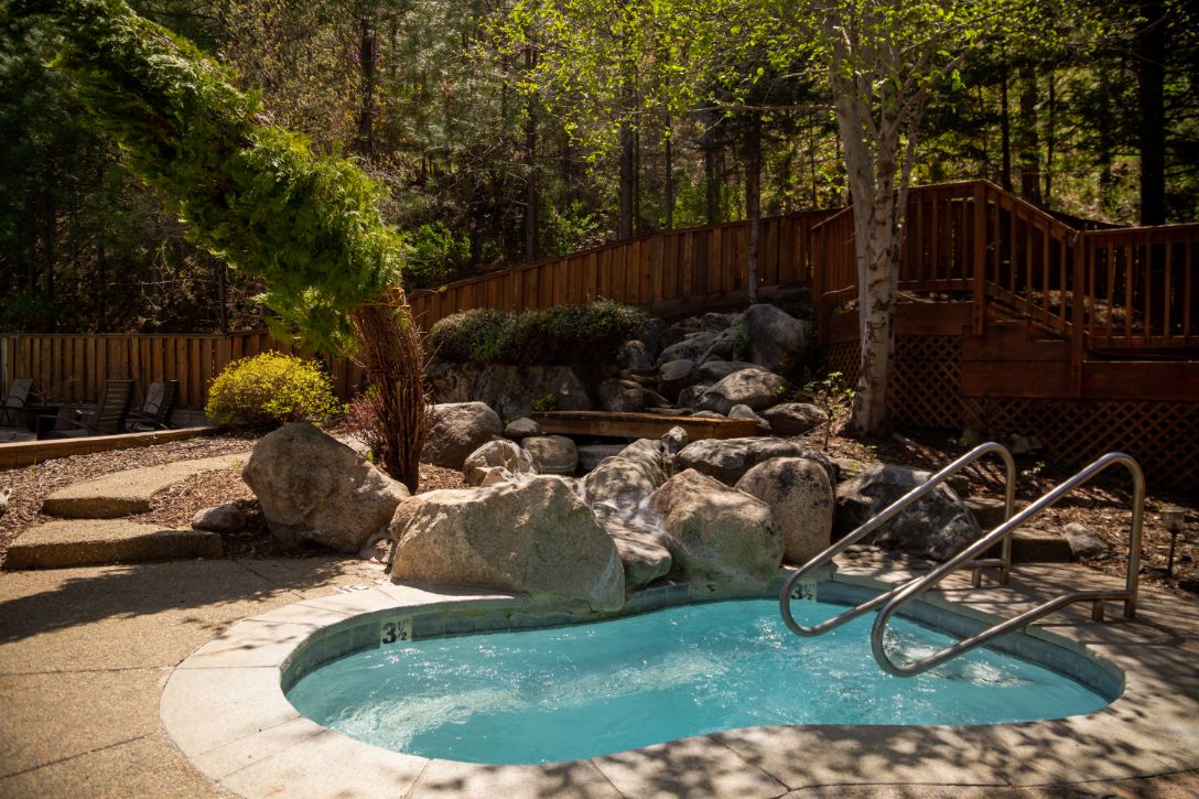Cedar Lodge Spa, Yosemite Resorts