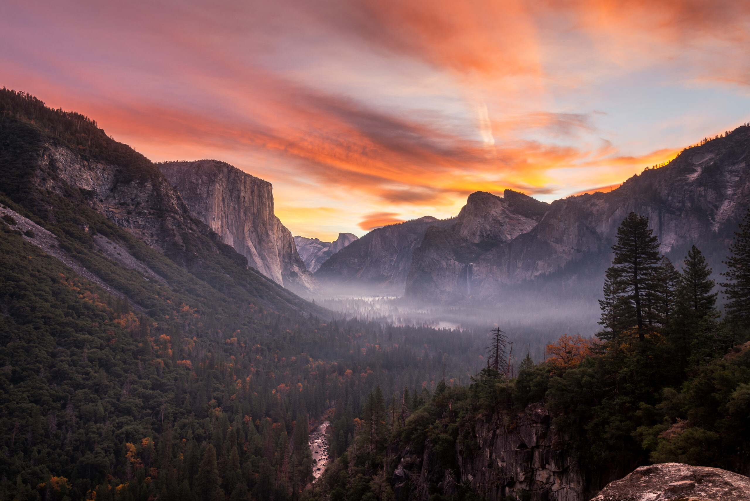 Why Stay by Yosemite’s Arch Rock Entrance | Yosemite Resorts