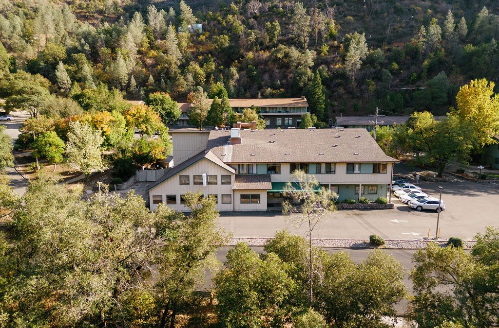 Why Yosemite Cedar Lodge Is One of the Best Places to Stay for Big Families Visiting Yosemite