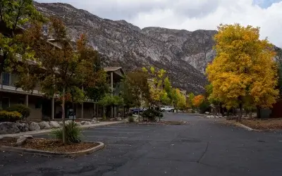7 Best Fall Hikes in Yosemite for Cooler Weather & Stunning Views